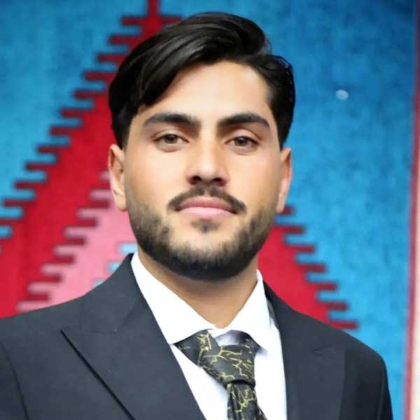 دانلود آهنگ روسری آبی به جونم تش زدی آتش از وحید اسلامی + پخش آنلاین