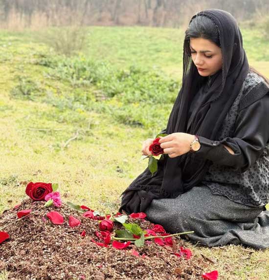 دانلود آهنگ با بدبختی تو رو بزرگ کردم از ماندانا اکبرزاده | کامل + پخش آنلاین